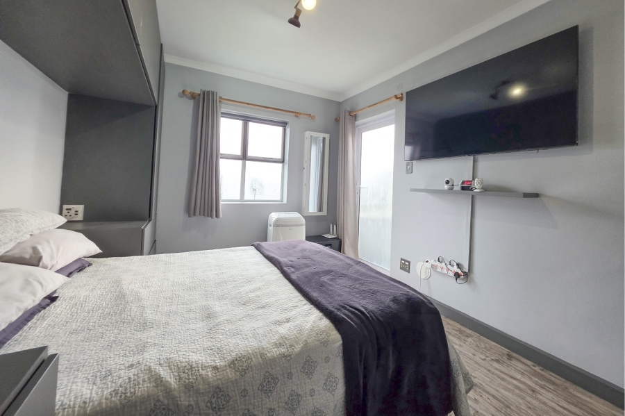 2 Bedroom Property for Sale in Sonstraal Heights Western Cape